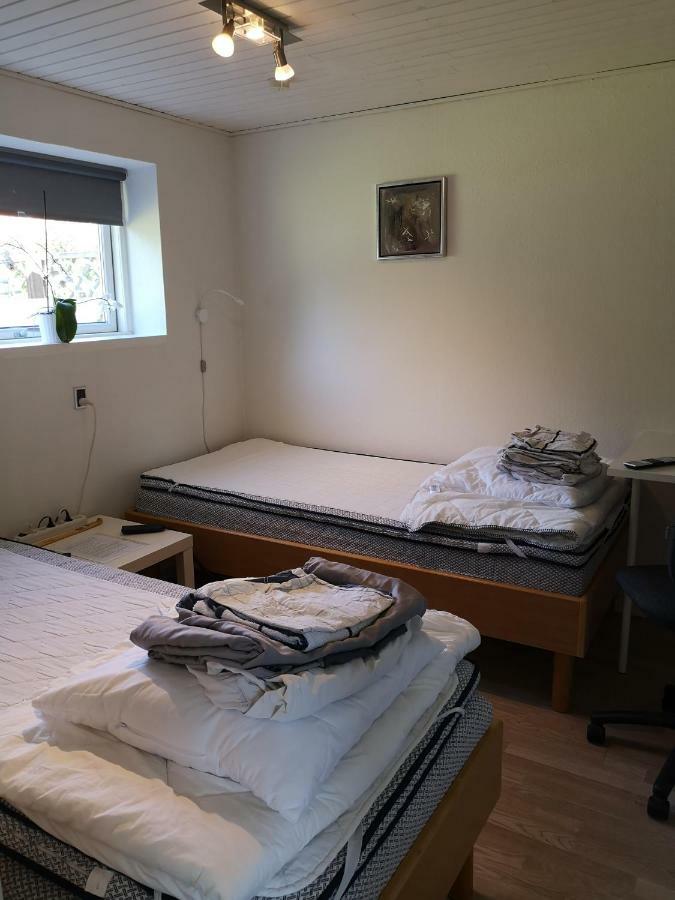 Commuter Room For One Or Two People Munkebo Exterior foto