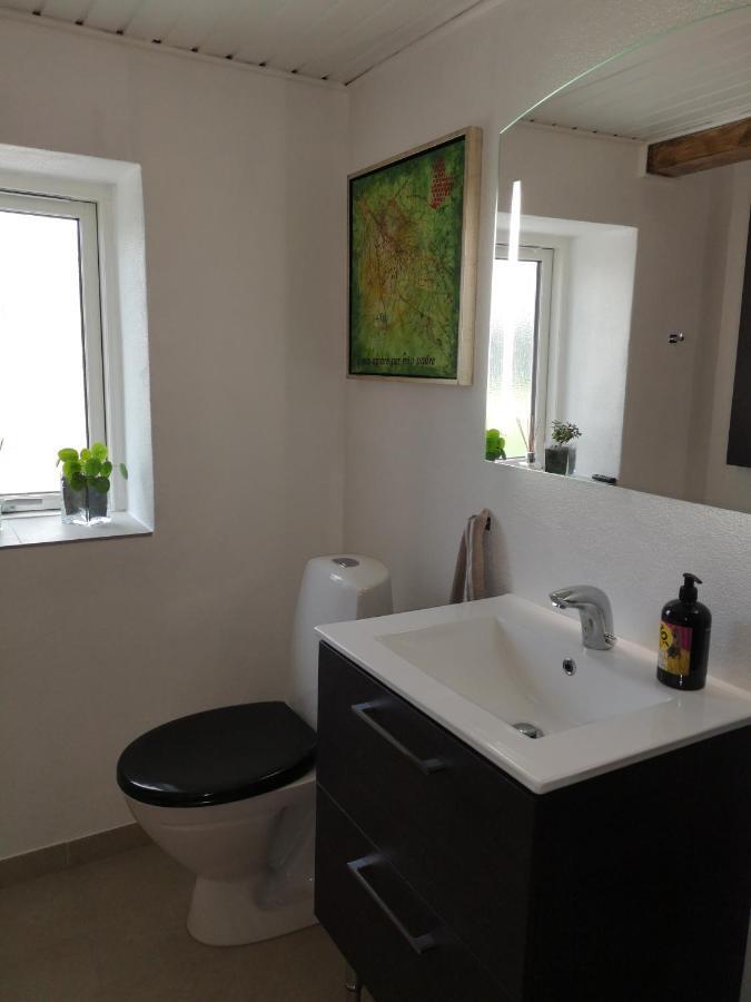 Commuter Room For One Or Two People Munkebo Exterior foto